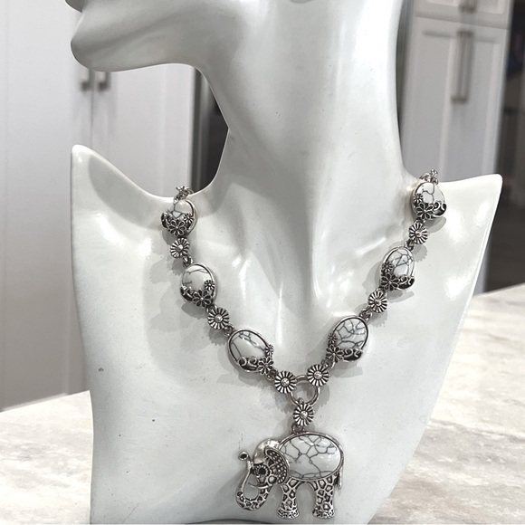 White Howlite Black Oxidized Silvertone Elephant Floral Necklace - Picture 6 of 12